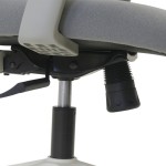 Zoom a la parte baja del asiento del Sillón de oficina RINA gris